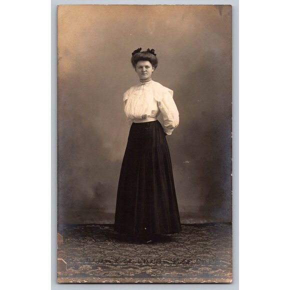 Antique 1900s Edwardian Era RPPC Of Woman In Long Skirt & Blouse #1683 - Picture 1 of 2